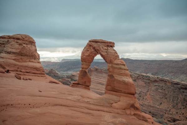 Delicate Arch at sunrise in Arches National Park