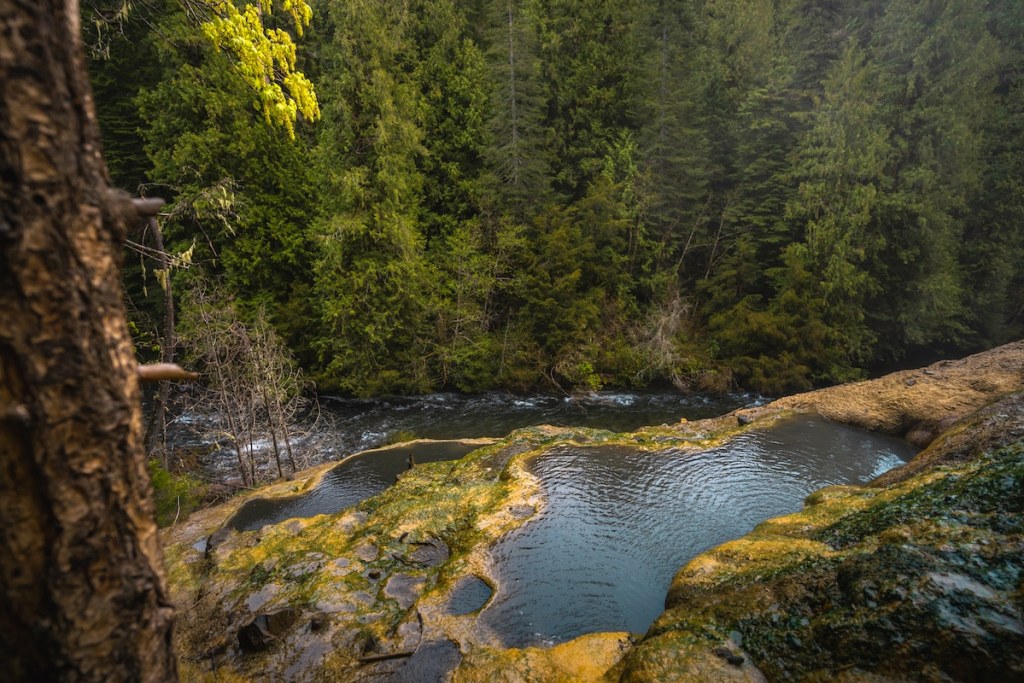 There are several pools at the Umpqua Hot Springs