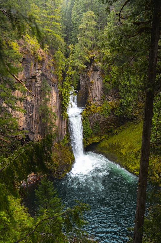 Toketee Falls one of the best waterfalls in Oregon