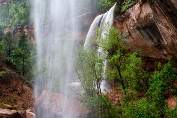 Lower Emerald Pools waterfalls in Zion very full in Spring