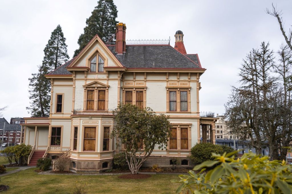 visiting the flavel house museum in astoria