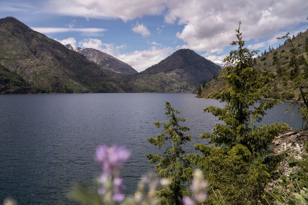 view of lake chelan and mountains