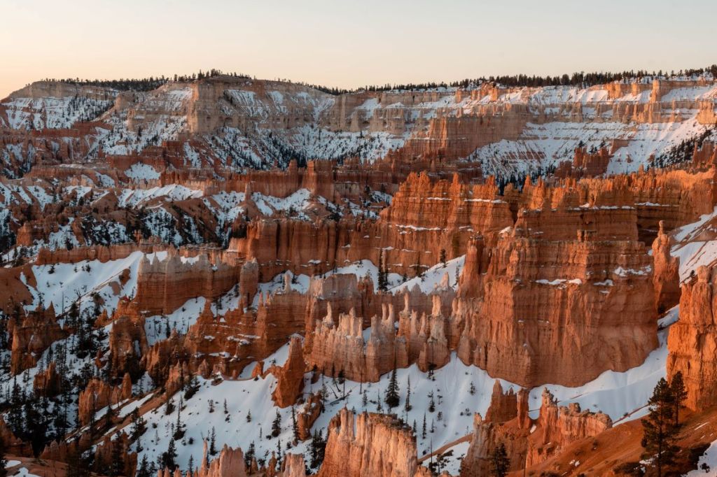 bryce national park at sunrise from sunset point