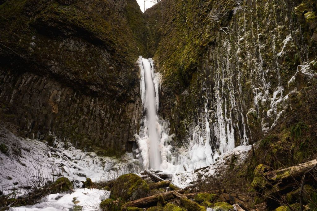 dry creek falls near Hood River